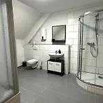 Moderne Zentrale Retreat ブライ