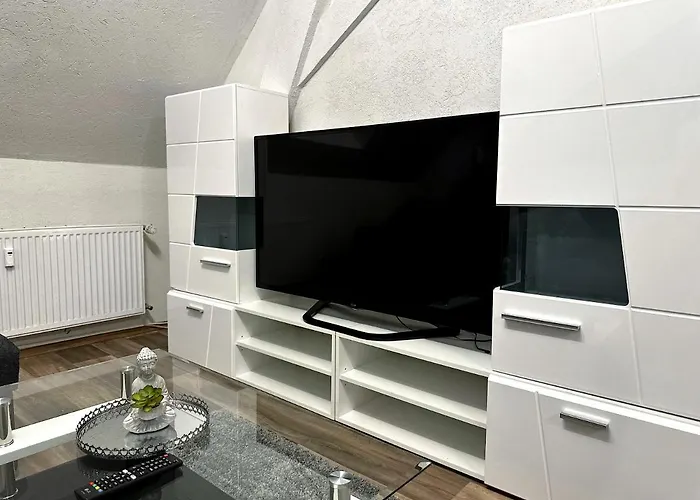 Moderne Zentrale Retreat *