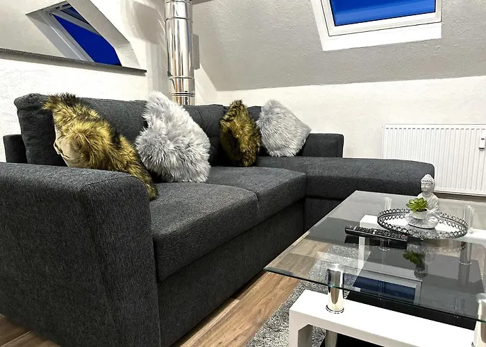 Moderne Zentrale Retreat *